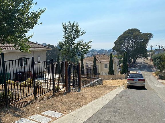 3rd image of 3055 Chronicle Ave #1