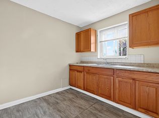 2715 Noble Rd #104, Cleveland, OH 44121