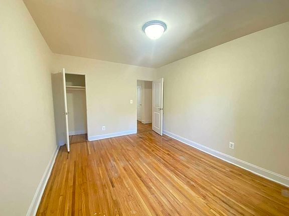 4th image of 143-23 Barclay Ave #25