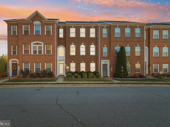 21014 Courtland Village Dr, Leesburg, VA 20175