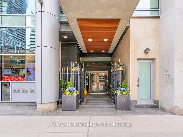 375 King St W #2710 — Photo 33