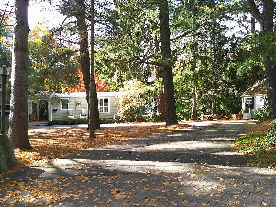 1st image of 21 Brackenbury Lane