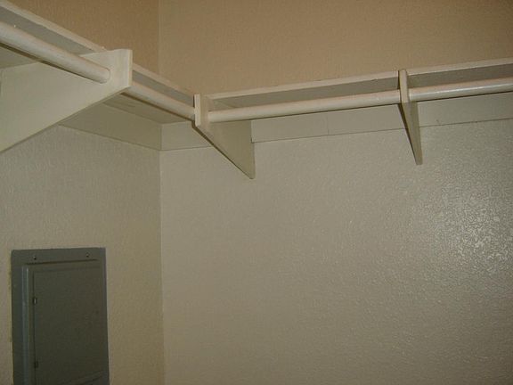 2nd image of 3854 46th St APT 5