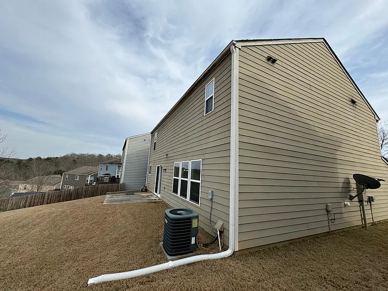 1620 Shire Village Dr — Photo 5
