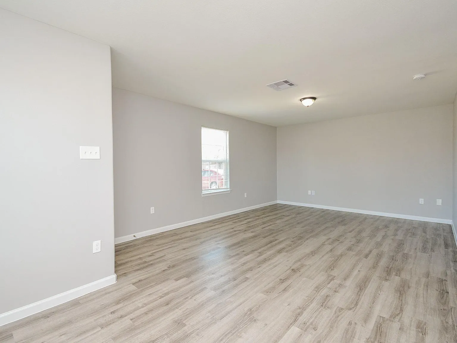 3 bed, 2.0 bath, 1084 sqft, $1,495 — Photo 4
