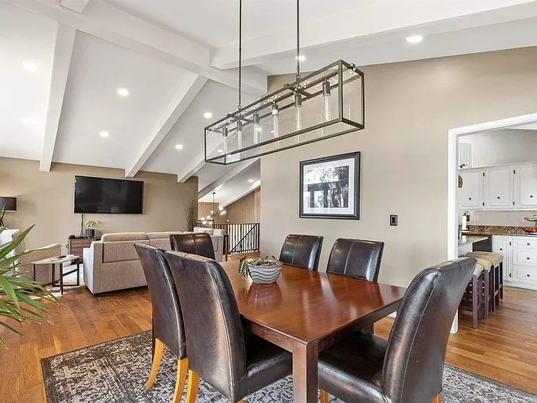 4811 Cliff Dr — Photo 2