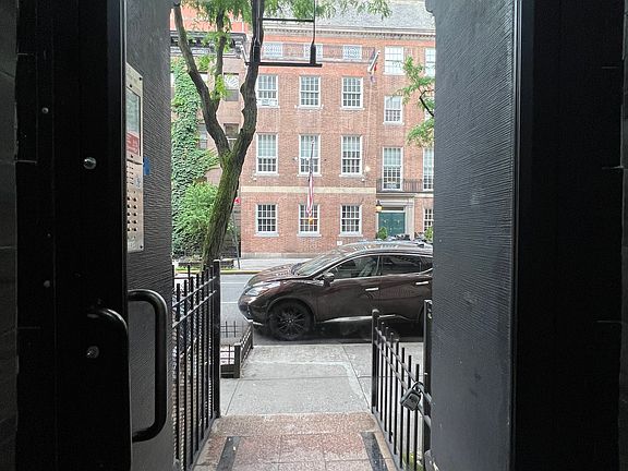 3rd image of 426 W 47th St APT 4A