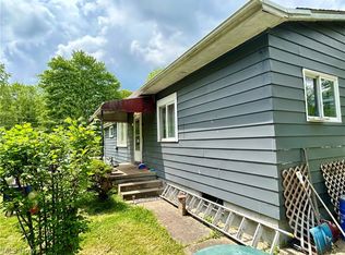 7395 Goodland Ave SE, Waynesburg, OH 44688