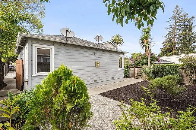 927 Roosevelt Ave — Photo 20