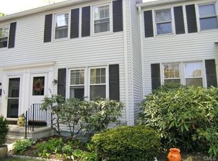 152 Sylvan Knoll Rd, Stamford, CT 06902