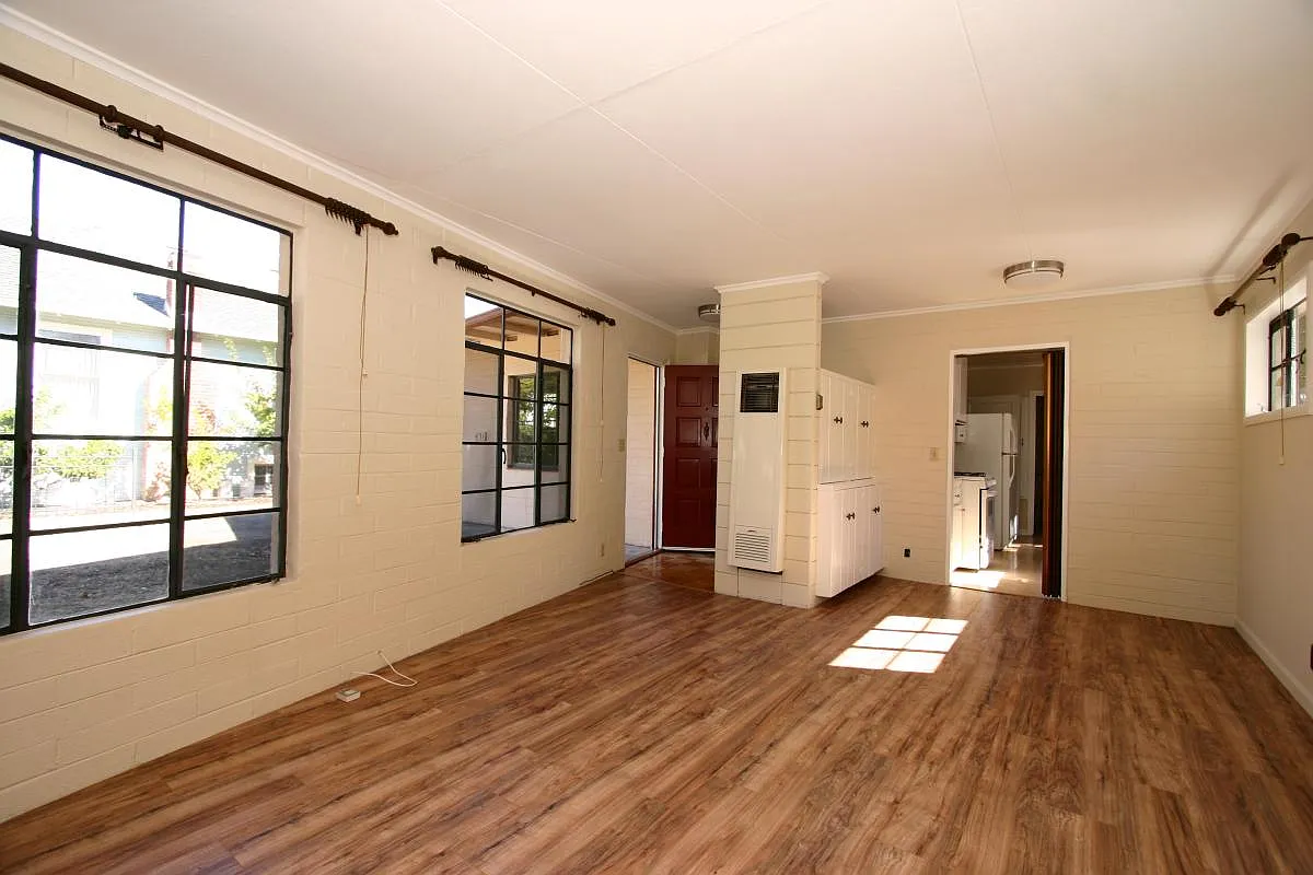 431 Oxford Avenue — Photo 1