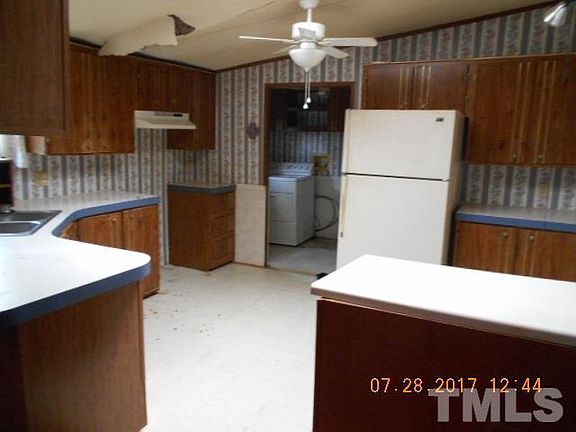 2nd image of 100 Meadowview Dr
