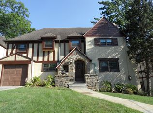 22 Lakeside Dr, New Rochelle, NY 10801