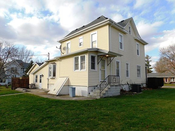 4th image of 22 W Walnut St