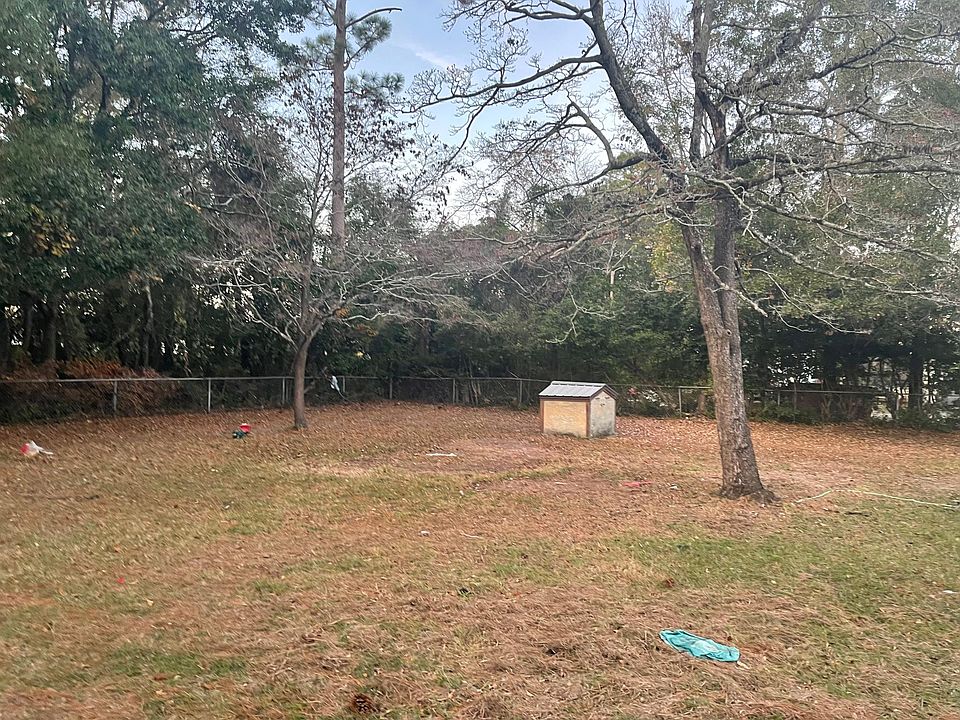 2nd image of 101 N Cardinal Dr