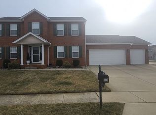 300 Aberdeen Dr, Glen Carbon, IL 62034