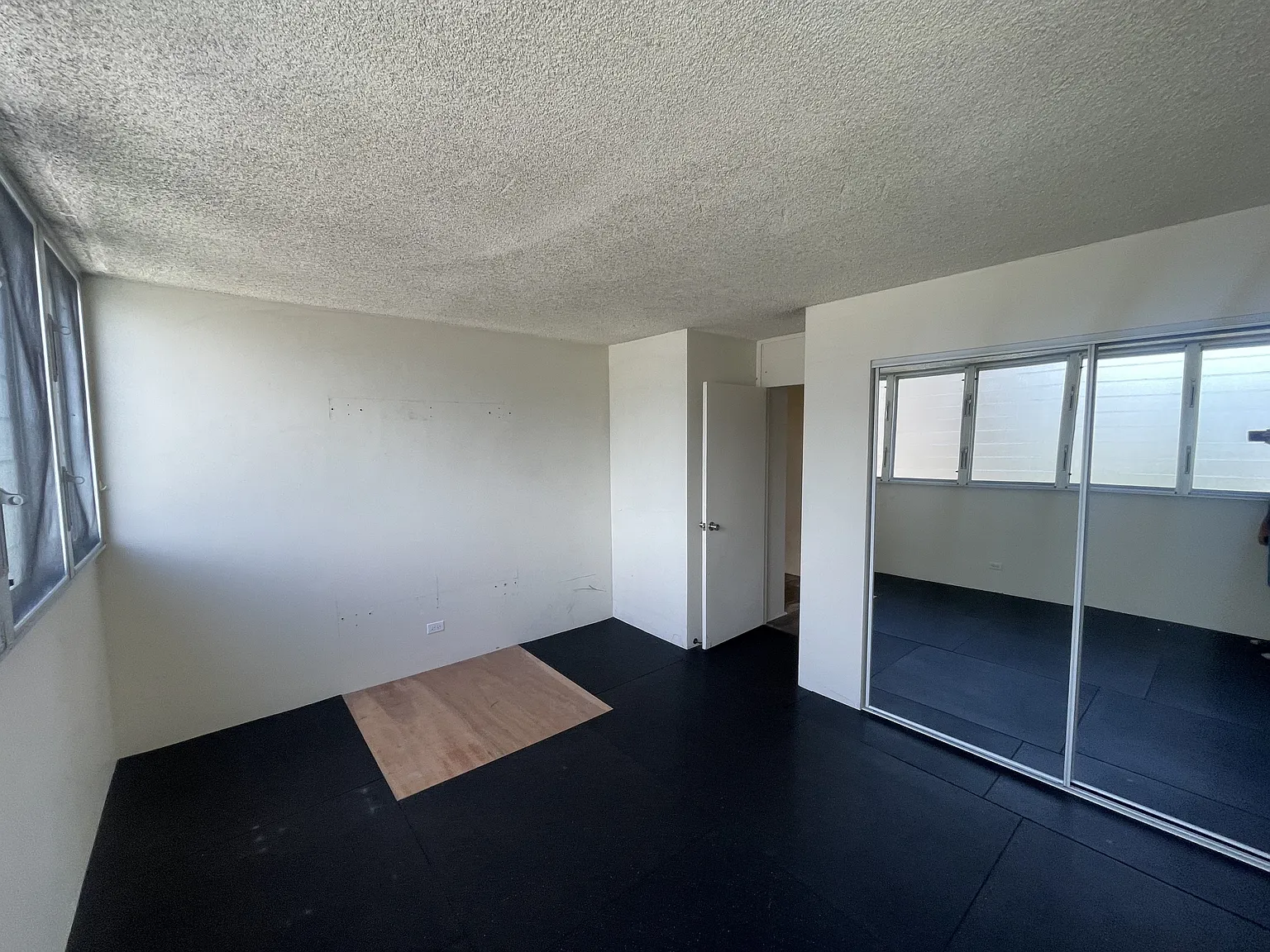 500 University Avenue - 1 — Photo 3