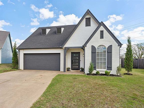 2nd image of 2022 E Cedar Ct