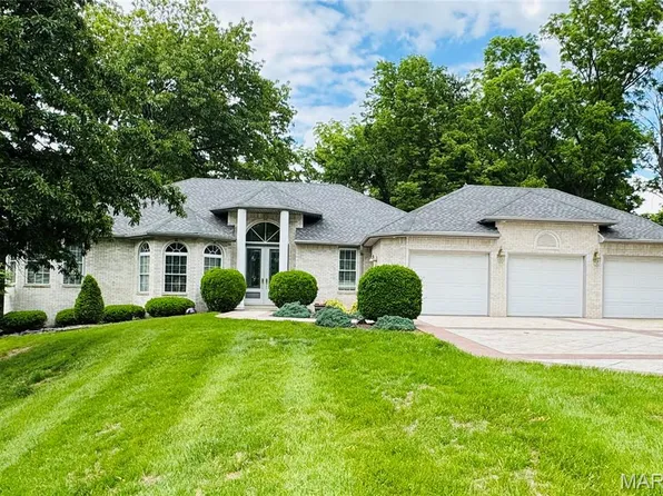 2700 Hyacinth Ave, Hannibal, MO 63401