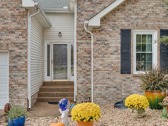 4th image of 2109 Iroquois Ct