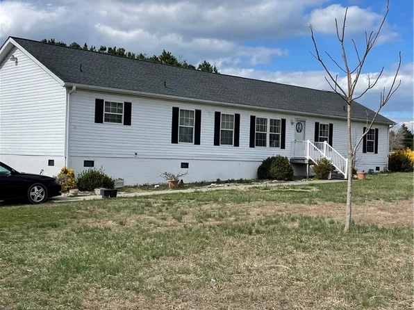 834 Lakeview Dr, Heathsville, VA 22473