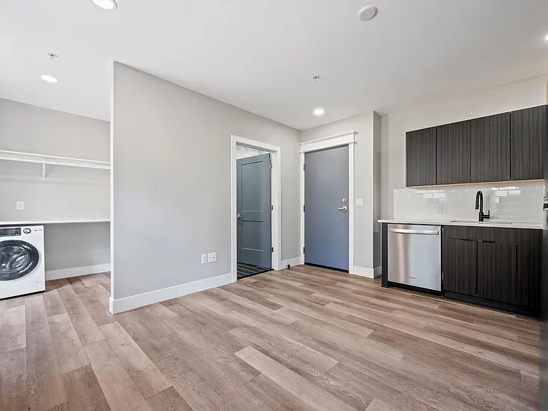 Modern Cap Hill Retreat with Historic Character — Photo 7