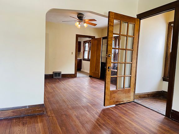 5th image of 8216 Rosewood Ave #Up