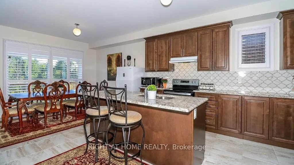 5 bed, $3,850 — Photo 3