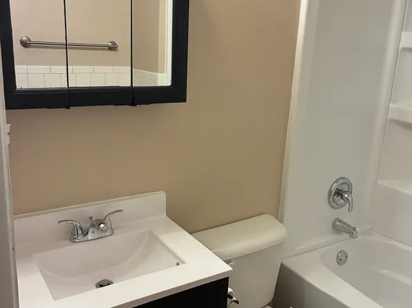 5716 N Terrace Ct, Peoria Heights, IL 61616