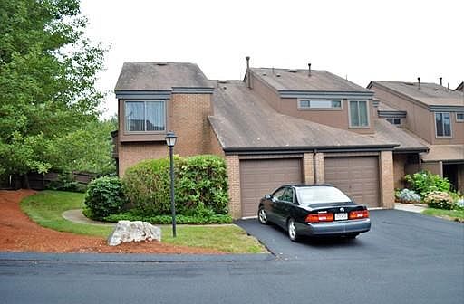 1st image of 6 Rosewood Dr
