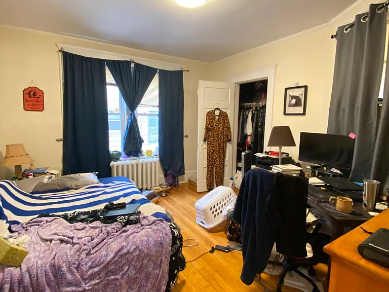 9 Fairfield St #1R — Photo 10