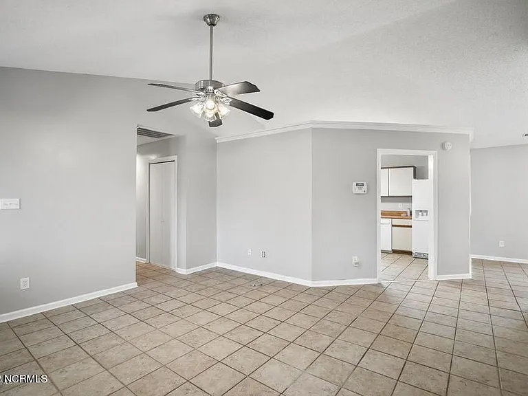 424 Singletree Dr — Photo 11