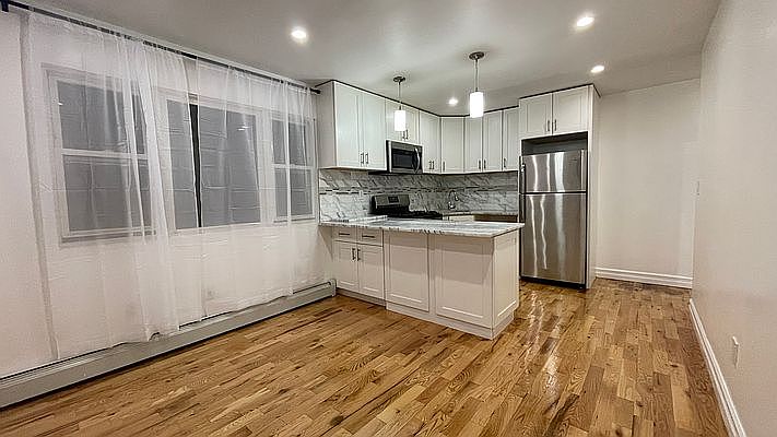1st image of 973 E 93rd St #2