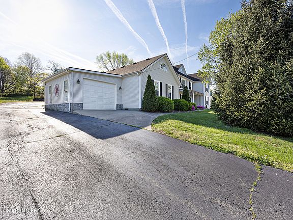 3rd image of 110 Holy Cross Rd
