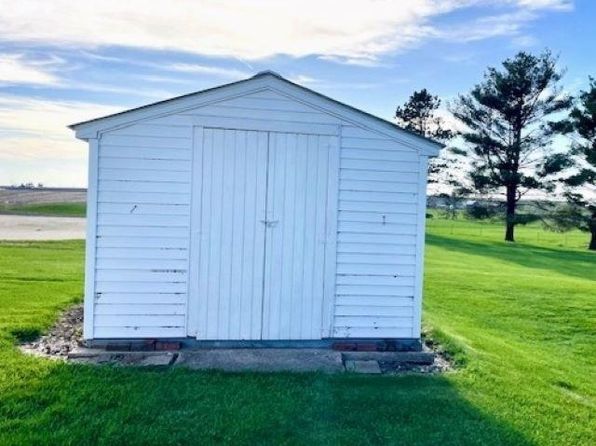 7591 Columbus St, New Vienna, IA 52065