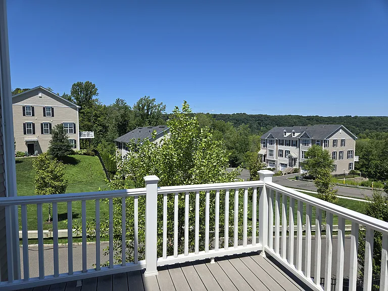 33 Moorland Dr — Photo 10
