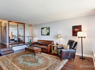 3200 N Lake Shore Dr APT 301, Chicago, IL 60657