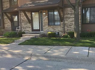 2404 Cardigan Ct, Warren, MI 48091