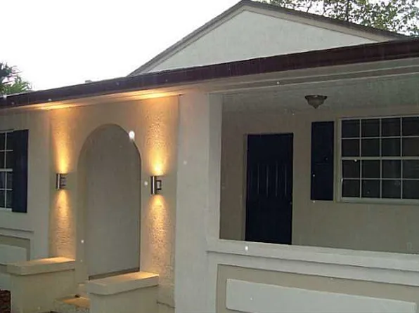 120 NW 30th St, Miami, FL 33127