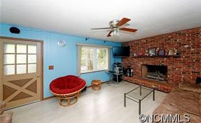 5th image of 221 W Poplar Dr
