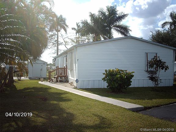 2nd image of 35250 SW 177th Ct Unit 7-8