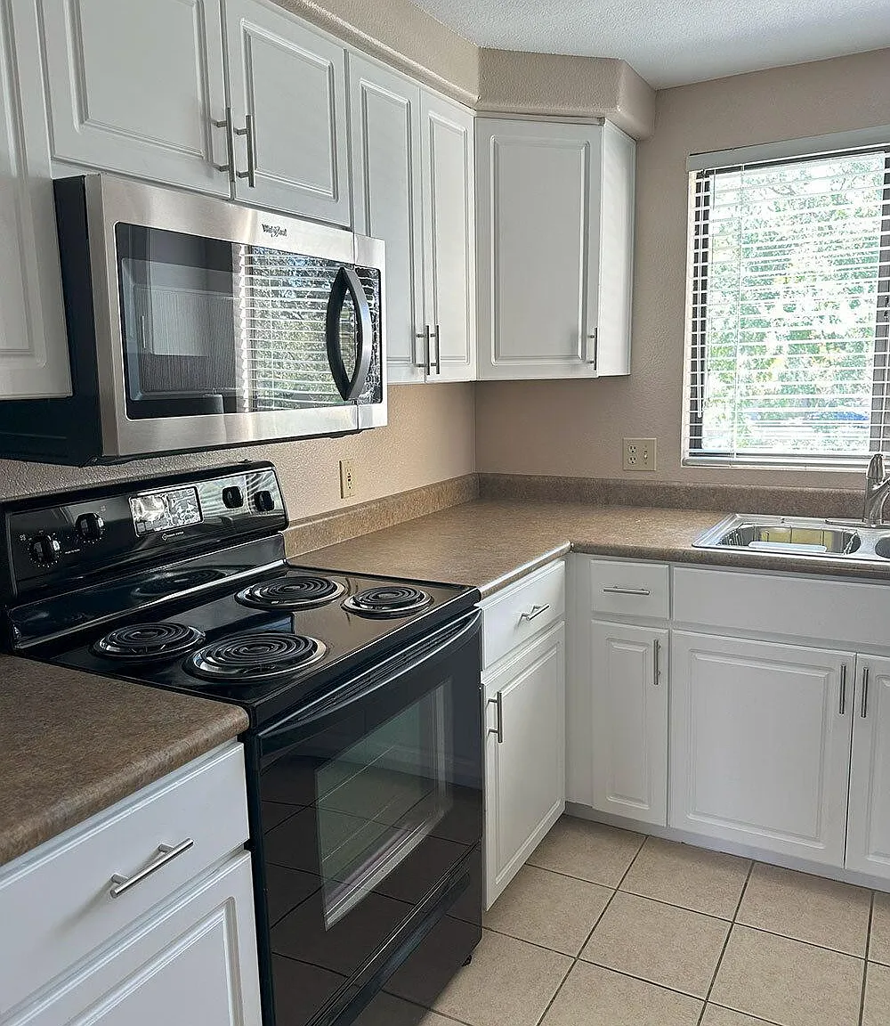 2 bed, 1075 sqft, $2,150 — Photo 2