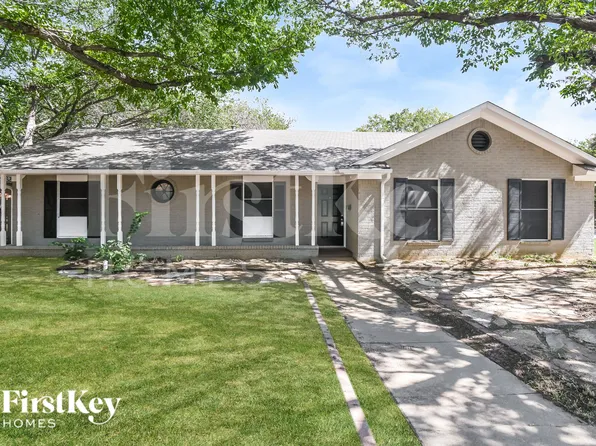 600 NW Chisholm Rd, Burleson, TX 76028