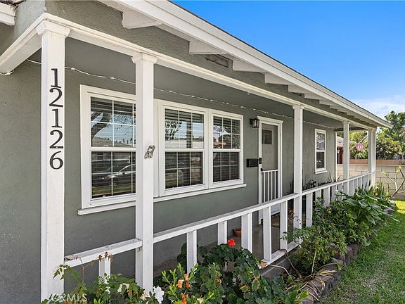 3rd image of 12126 Oracle St