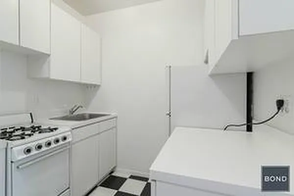 Rented by Bond New York | media 14