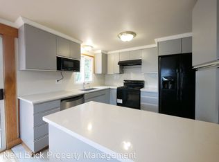 719 S 136th St, Seattle, WA