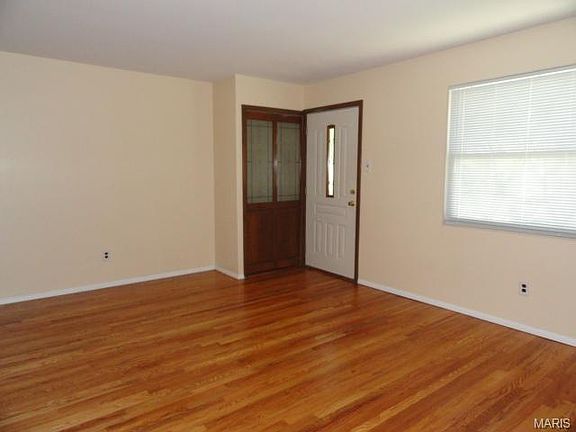 3rd image of 5649 Hancock Ave