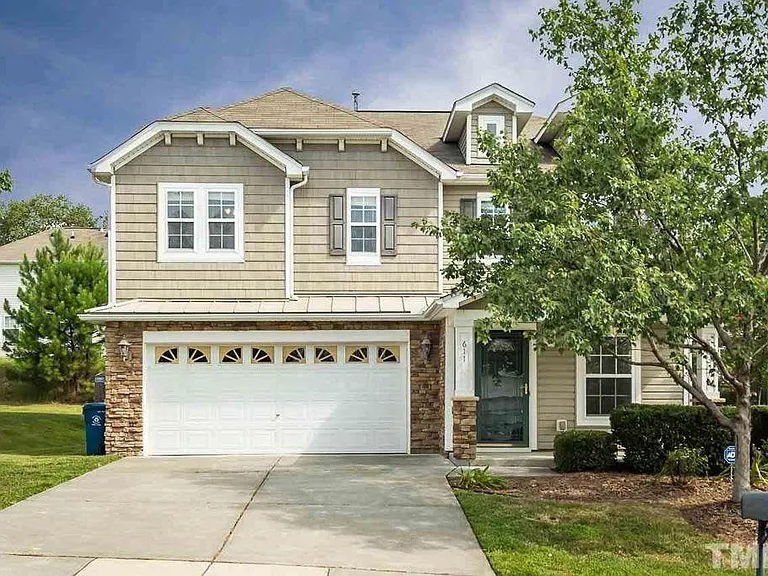 611 Magna Dr — Photo 1
