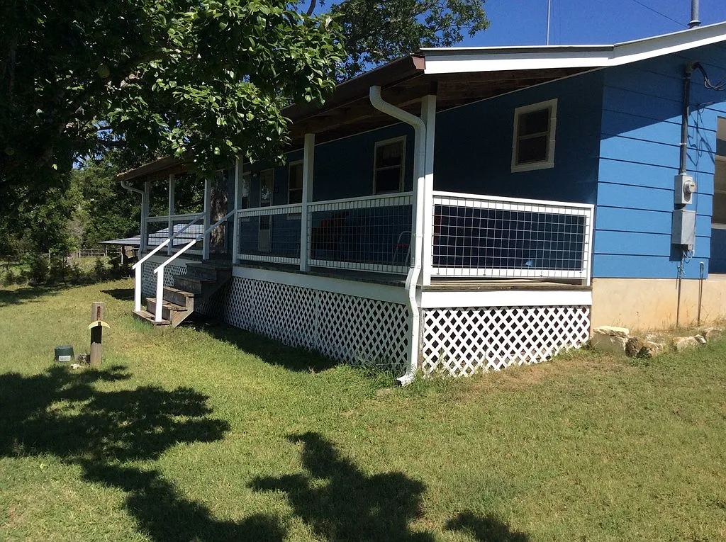 2 bed, 2.0 bath, 1303 sqft, $1,400 — Photo 2