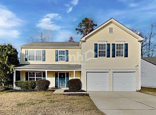 319 Woodchase Green Dr, Fuquay Varina, NC 27526